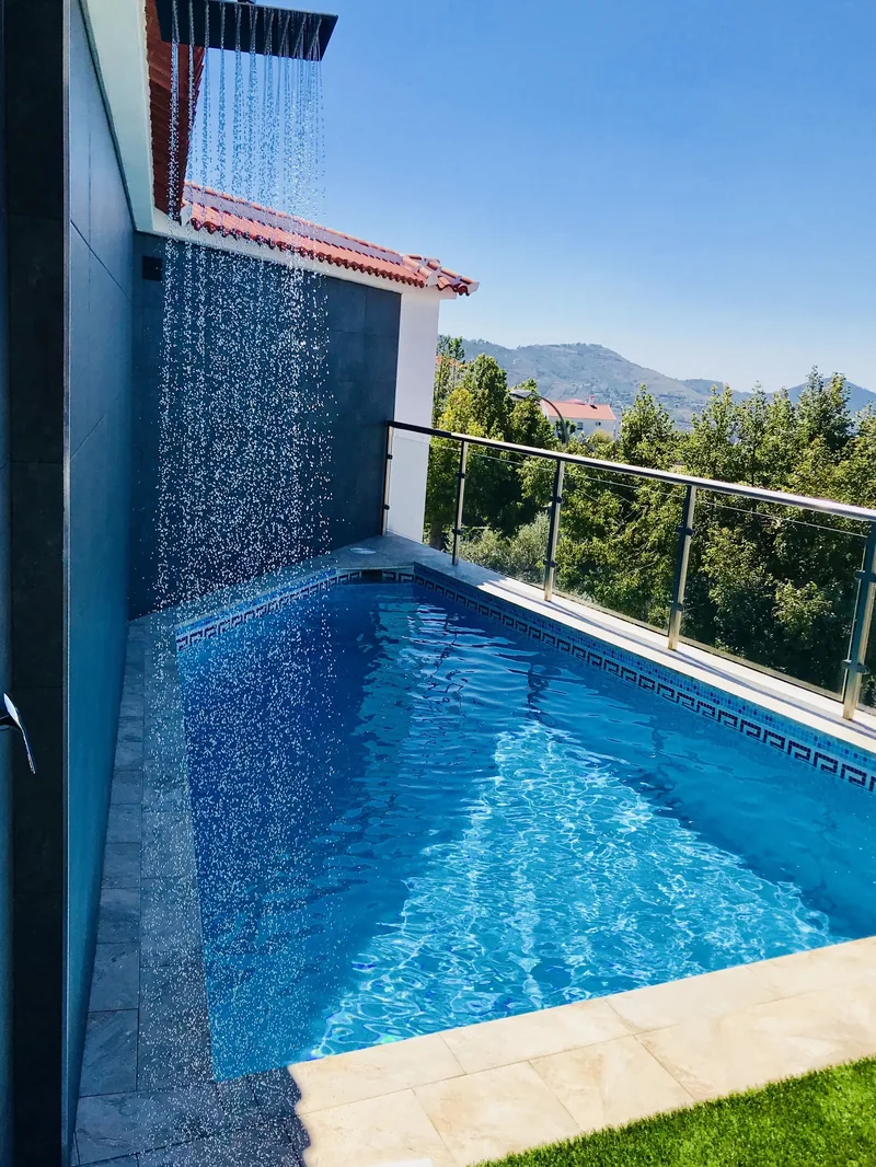 HR Mirador pool